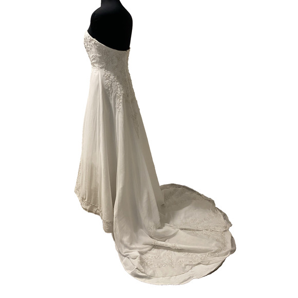 David's Bridal Wedding Dress Womens 12 Strapless Beaded Tiered Ball Gown w Train - Picture 2 of 16